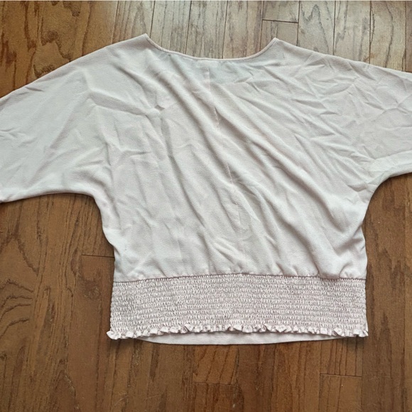 Pale Pink Short sleeve blouse - Picture 2 of 2
